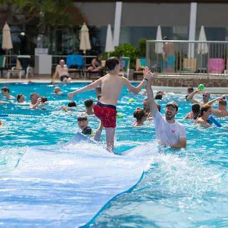 ホテル Gf ファニャベ アデヘ