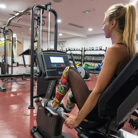 Gf ファニャベ ホテル 4*